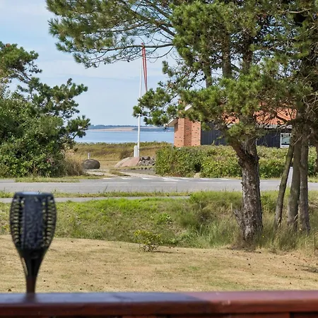 Hébergement de vacances Summer House With Shelter And Water View *